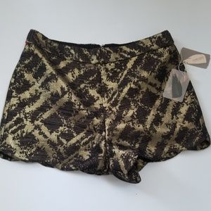 {NWT} Forever 21 Scalloped Hemline Shorts